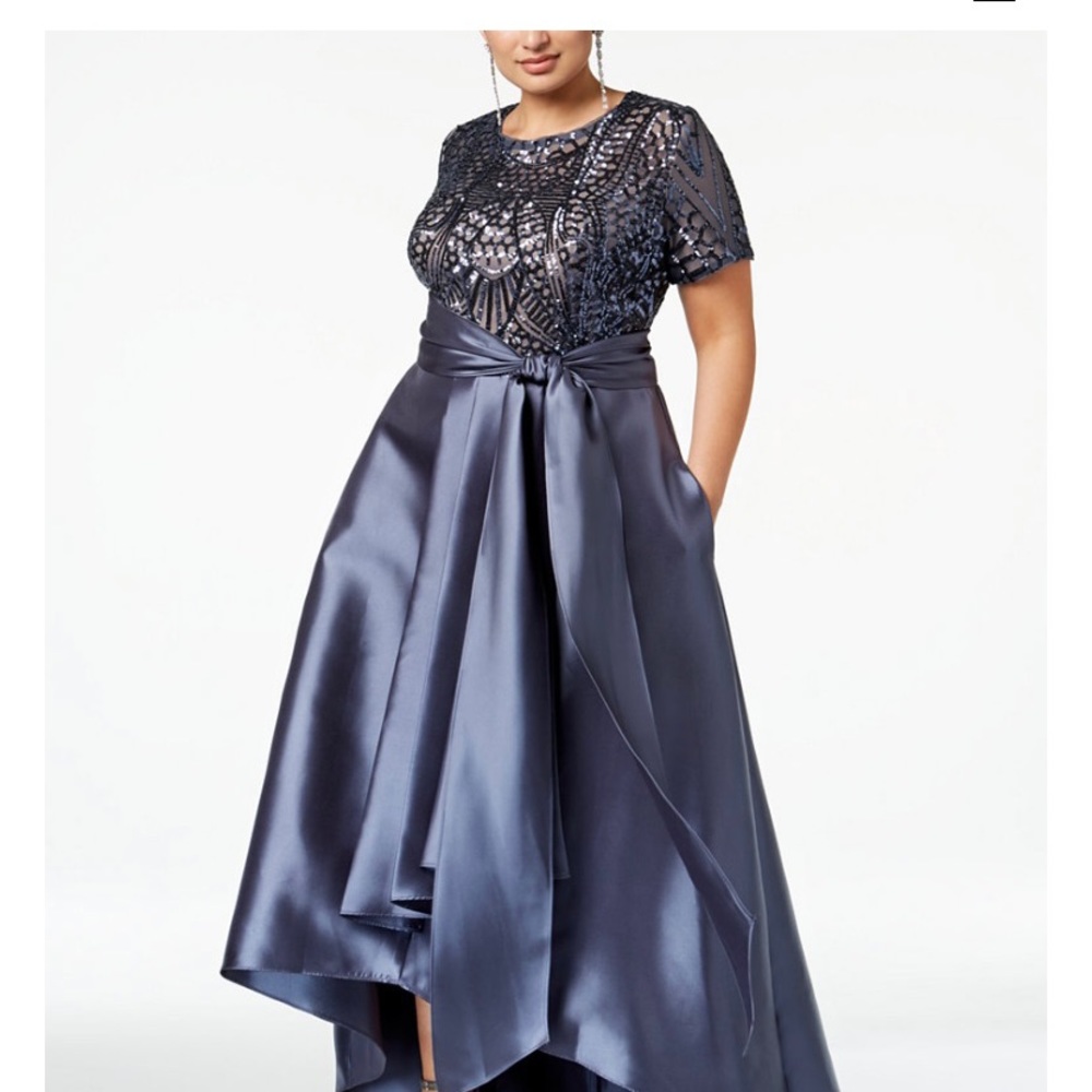 R&M Richard Gown